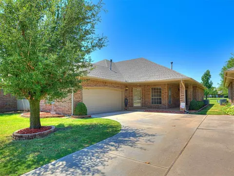 15823 Sonoma Ct, Edmond, OK 73013