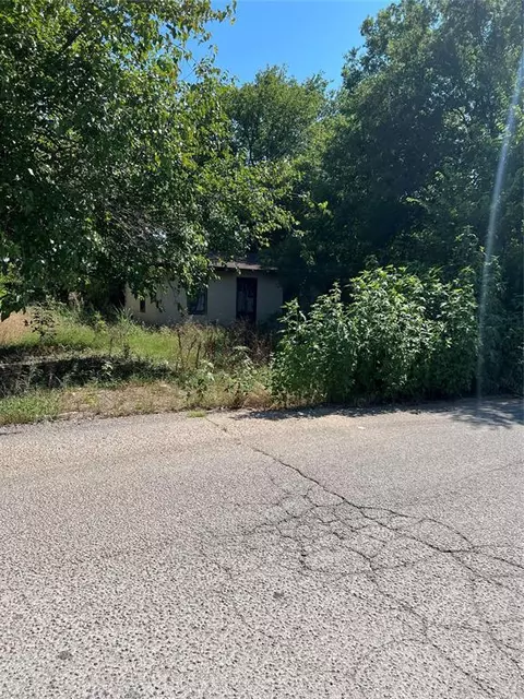 1517 W Muskogee Ave, Sulphur, OK 73086
