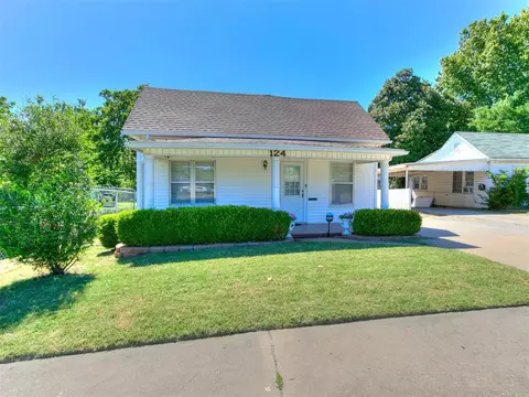 124 N Harrison Ave, Shawnee, OK 74801