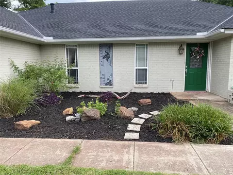 1213 Woodstock Ct, Norman, OK 73072