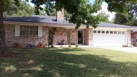 407 Leslie Dr, Noble, OK 73068