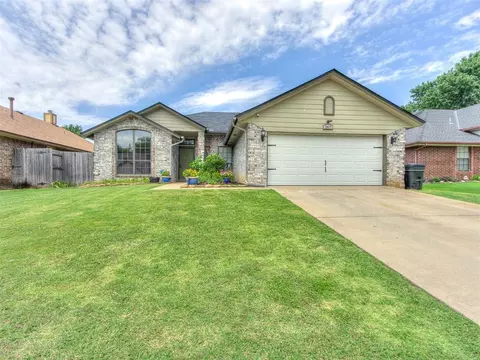 2617 Amy Ct, Moore, OK 73160