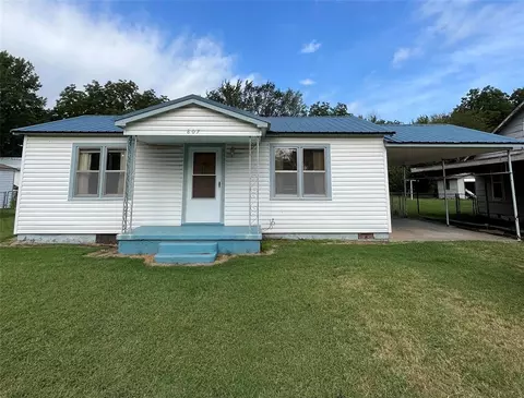 807 Ayars Ave, Prague, OK 74864