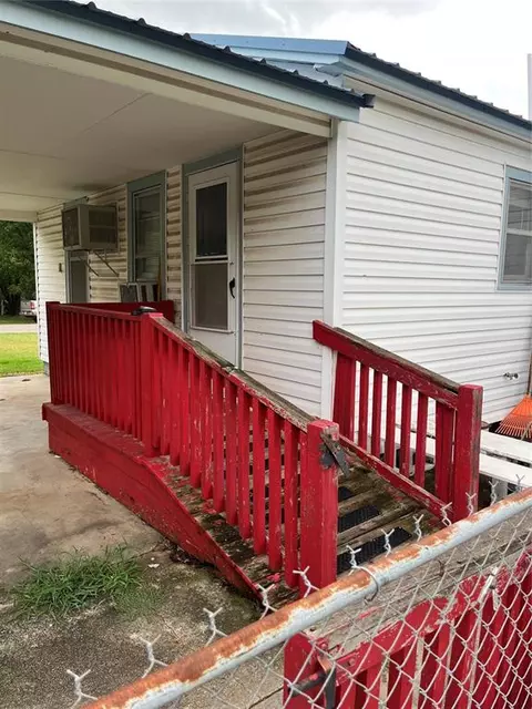 807 Ayars Ave, Prague, OK 74864 photo 2