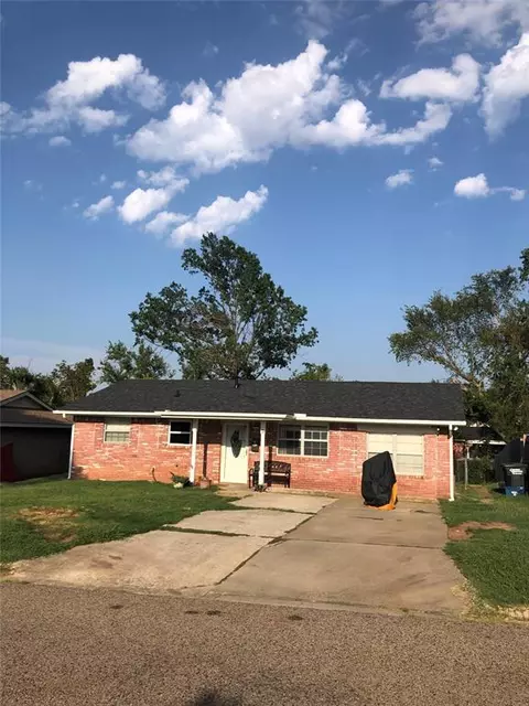 9 Red Oak Rd, Shawnee, OK 74804