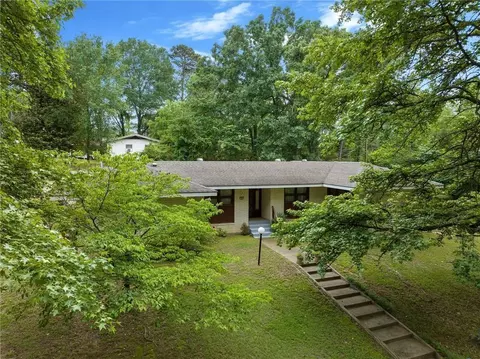 504 W Leeper St, Broken Bow, OK 74728 photo 2