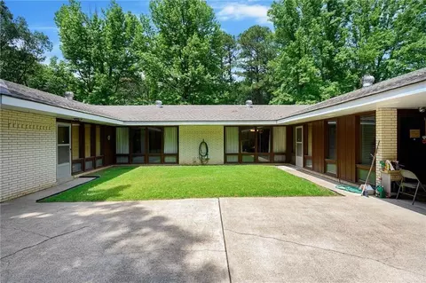 504 W Leeper St, Broken Bow, OK 74728 photo 5
