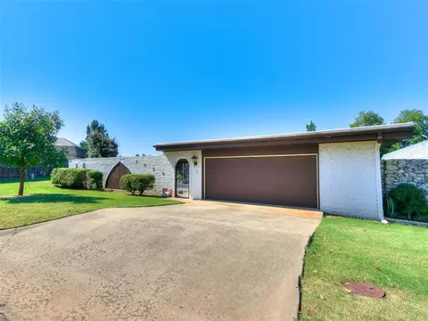 6000 Queens Gate Rd, Oklahoma City, OK 73132