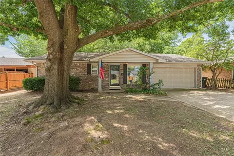 1900 Beverly Hills St, Norman, OK 73072