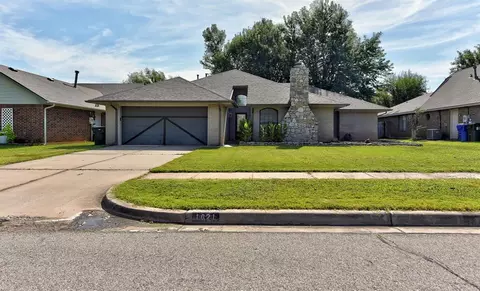 1621 War Bird Dr, Norman, OK 73071