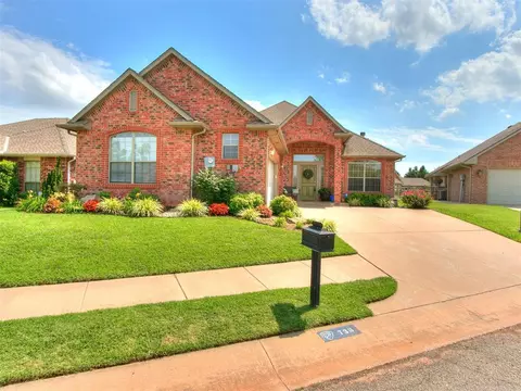 736 Longmeadow Ct, Edmond, OK 73003