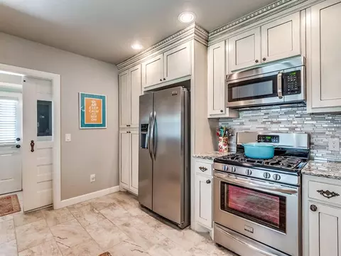 230 E 7th St, Edmond, OK 73034 photo 9