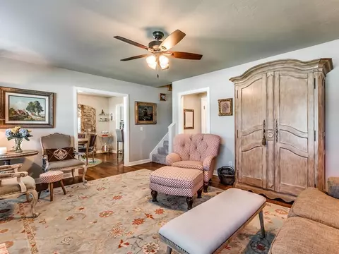 230 E 7th St, Edmond, OK 73034 photo 4