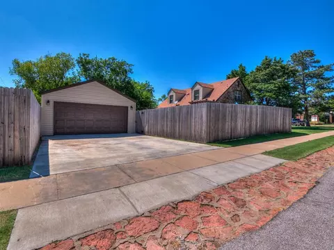 230 E 7th St, Edmond, OK 73034 photo 26