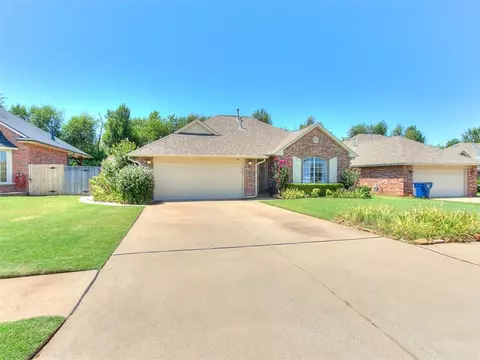 713 S Castlerock Ln, Mustang, OK 73064