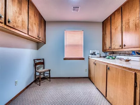 6609 E Robinson St, Norman, OK 73026 photo 8