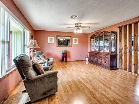6609 E Robinson St, Norman, OK 73026 photo 2