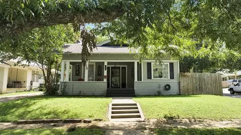 226 SW G St, Ardmore, OK 73401