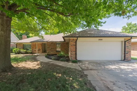 2808 Allens Trl, Edmond, OK 73012