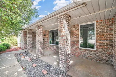 716 Windsor Dr, Altus, OK 73521 photo 3