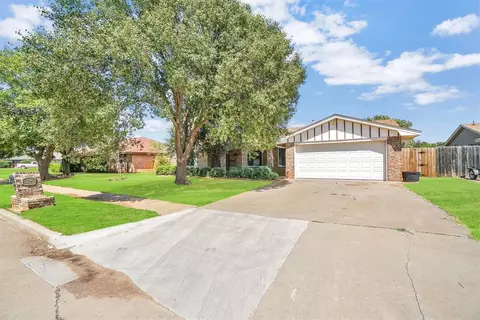 716 Windsor Dr, Altus, OK 73521 photo 2