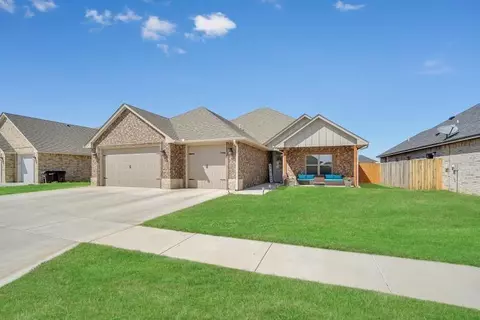 2113 Longhorn Trl, Altus, OK 73521