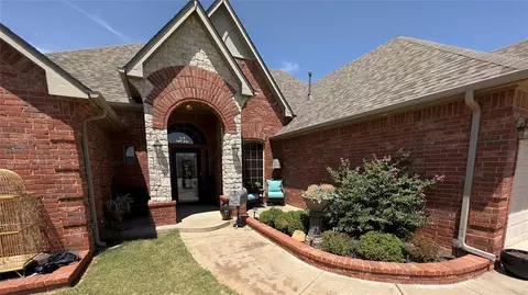 309 E Mobile Ter, Mustang, OK 73064 photo 4