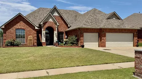 309 E Mobile Ter, Mustang, OK 73064 photo 2