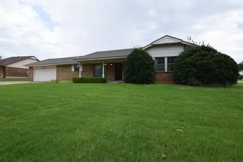3807 N Shadybrook Dr, Midwest City, OK 73110