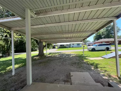 117 S 10th St, Mcloud, OK 74851 photo 4
