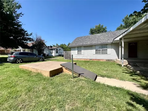 117 S 10th St, Mcloud, OK 74851 photo 2