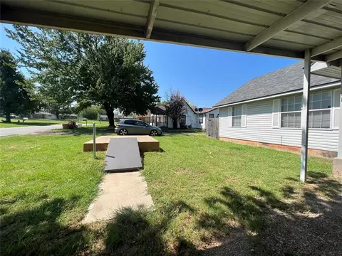 117 S 10th St, Mcloud, OK 74851 photo 7