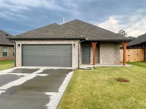 71 Timber Ln, Harrah, OK 73045