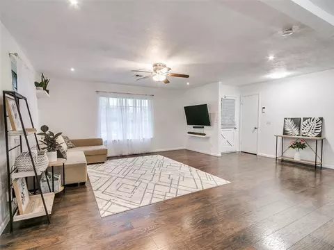 3913 N Riverside Dr, Bethany, OK 73008 photo 6