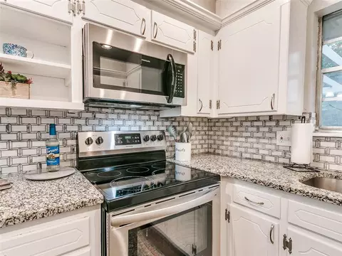 3913 N Riverside Dr, Bethany, OK 73008 photo 16