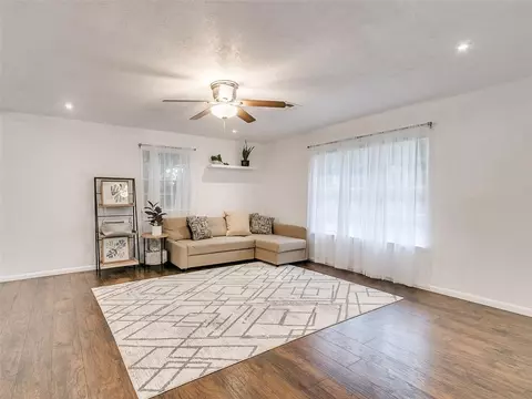 3913 N Riverside Dr, Bethany, OK 73008 photo 9