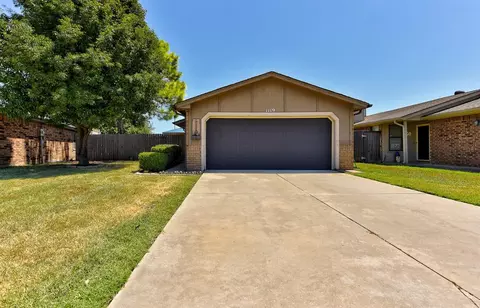 1119 SW 20th St, Moore, OK 73170 photo 2