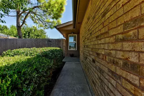 1119 SW 20th St, Moore, OK 73170 photo 7