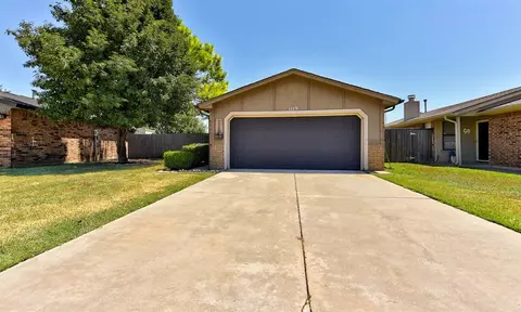1119 SW 20th St, Moore, OK 73170 photo 3