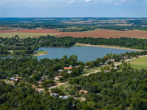 11075 Carriage St, Hinton, OK 73047