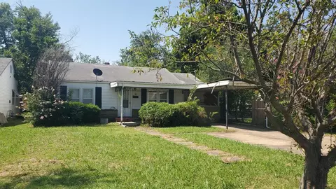 15 E Rosa St, Shawnee, OK 74804