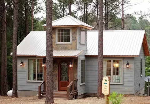 203 Green Briar Trl, Broken Bow, OK 74728