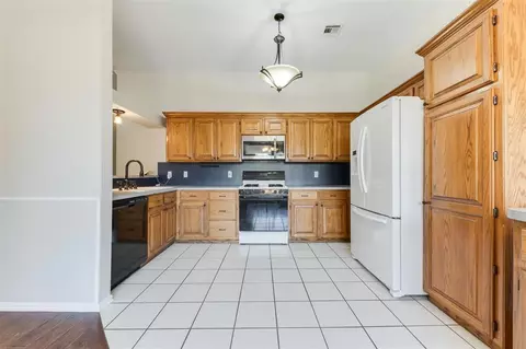 3701 Harmony Dr, Moore, OK 73160 photo 9