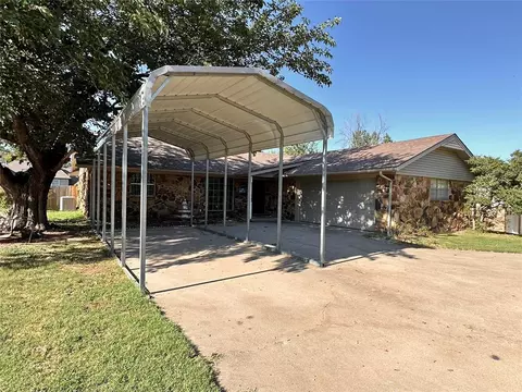 20 Delaware Dr, Shawnee, OK 74801
