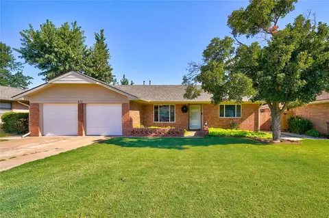517 E 28th St, Edmond, OK 73013