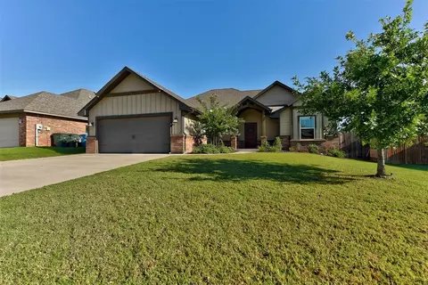 6217 Beverly Hills Dr, Edmond, OK 73034