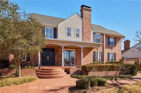 1209 Glenwood Ave, Nichols Hills, OK 73116
