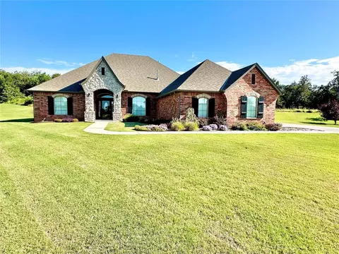 2710 Forest Glen Ct, Choctaw, OK 73020