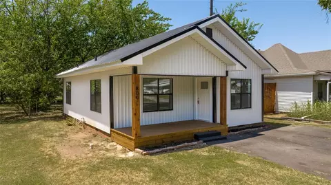 809 NW G St, Ardmore, OK 73401