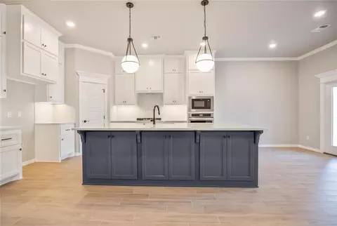 9301 NW 118th Ter, Yukon, OK 73099